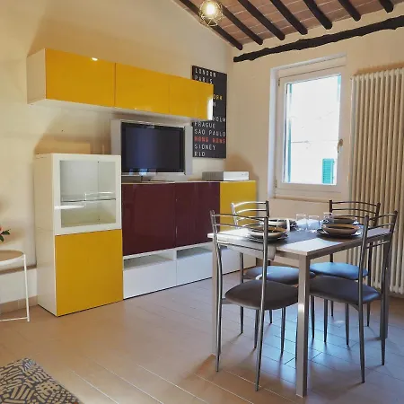 Apartment Vallerozzi House By Francigenaapartments