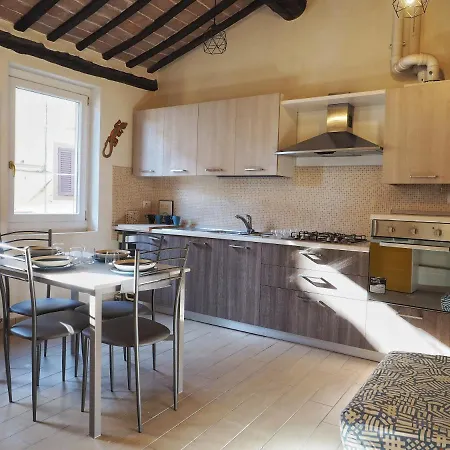 Apartment Vallerozzi House By Francigenaapartments