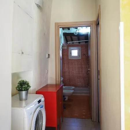 Apartment Vallerozzi House By Francigenaapartments